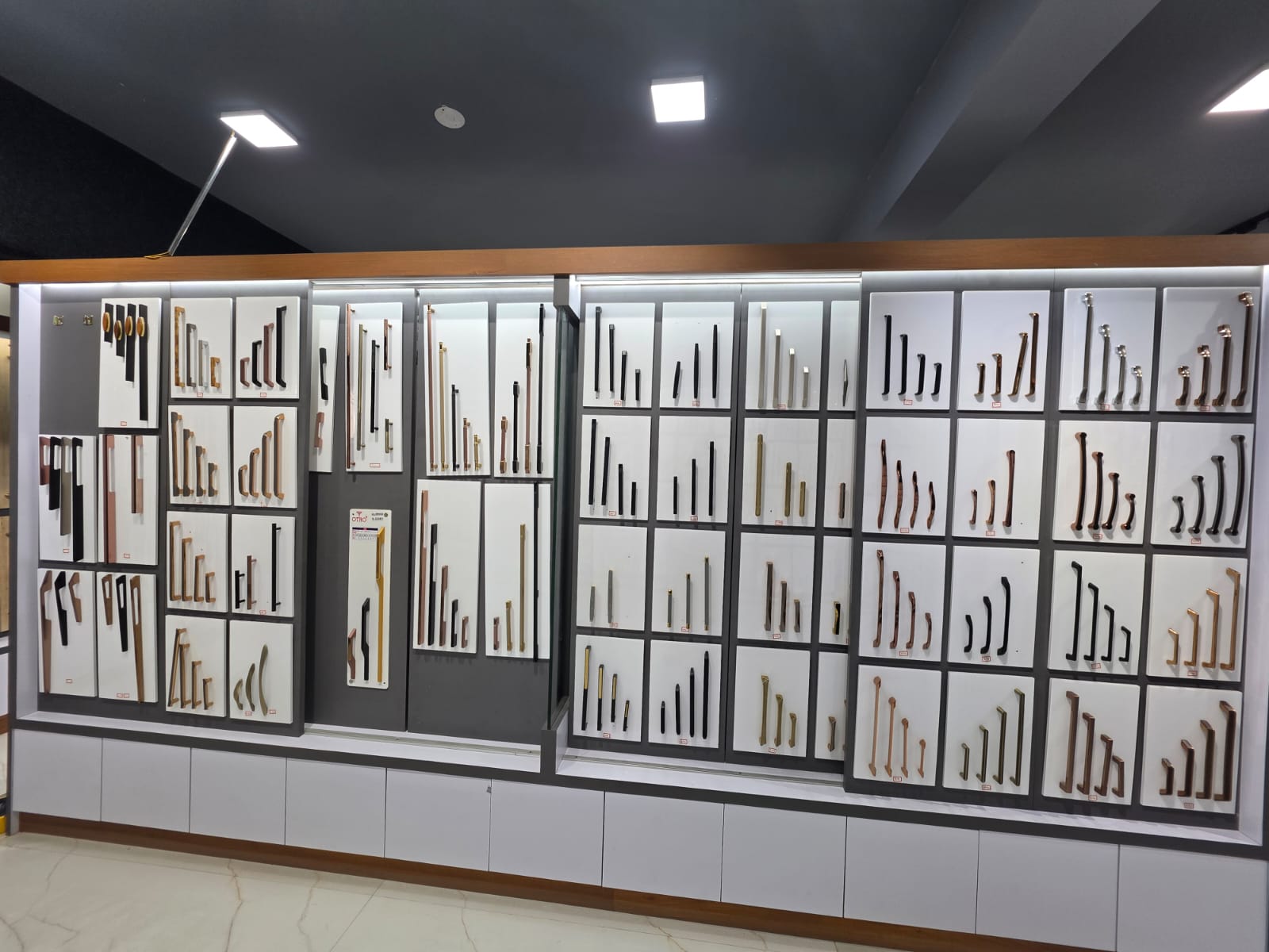Luxury Modular Kitchen and Wardrobe Cabinet Pulls in Hassan